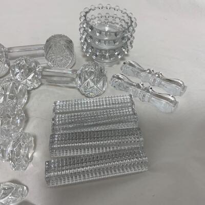 -174- VINTAGE | 22 Crystal Knife Rests | 4 Candlewick Salt Dips