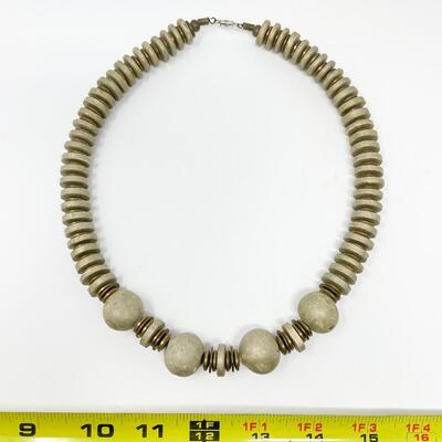 GREEN-GRAY & GOLD BEADED NECKLACE