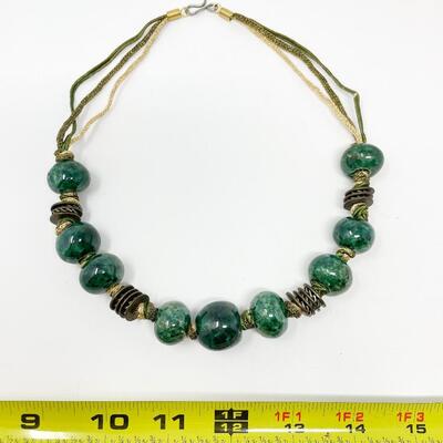 GREEN & GOLD BEADED NECKLACE