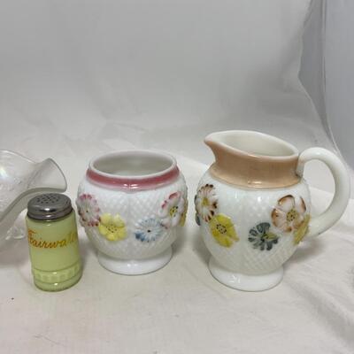 -178- ANTIQUE | Sugar Shaker | Cosmos | Ruby Flash | Souvenir Glass
