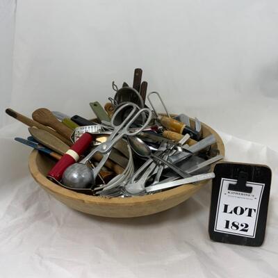 -182- VINTAGE | Wood Bowl | Kitchen Utensils | Surprise Lot!