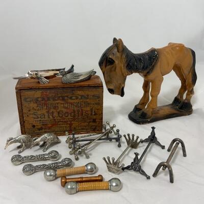 -184- VINTAGE | Metal Knife Rests | Chalkware Horse | Codfish Box
