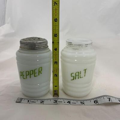 -192- VINTAGE | Ten Sets Salt and Pepper | Hazel Atlas | Nipper