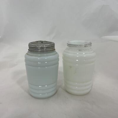-192- VINTAGE | Ten Sets Salt and Pepper | Hazel Atlas | Nipper