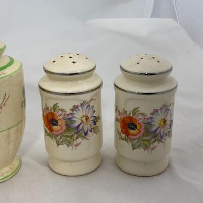 -195- VINTAGE | Large Lot of Shakers | Ceramic | Lidless Glass