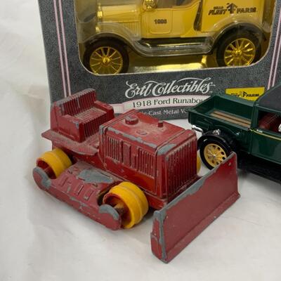 -209- VINTAGE | Four Model Cars | Tootsie Toy | Ford