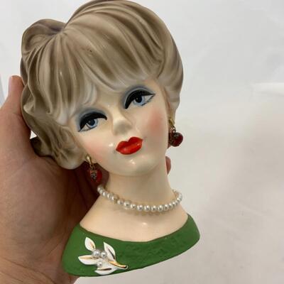 -217- VINTAGE | Head Vase | Napco | Pearls | Earrings