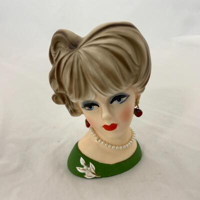 -217- VINTAGE | Head Vase | Napco | Pearls | Earrings