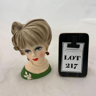 -217- VINTAGE | Head Vase | Napco | Pearls | Earrings