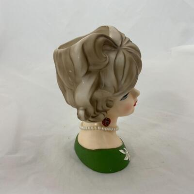 -217- VINTAGE | Head Vase | Napco | Pearls | Earrings