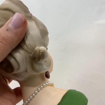-217- VINTAGE | Head Vase | Napco | Pearls | Earrings