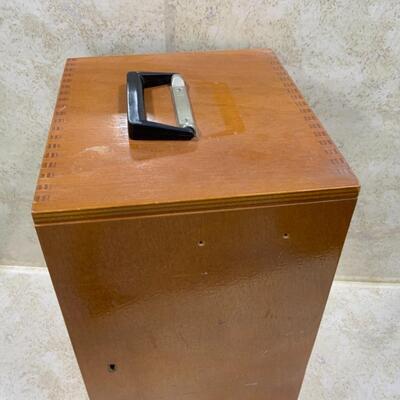 -219- VINTAGE | Professional Guides Manual | Wood Box