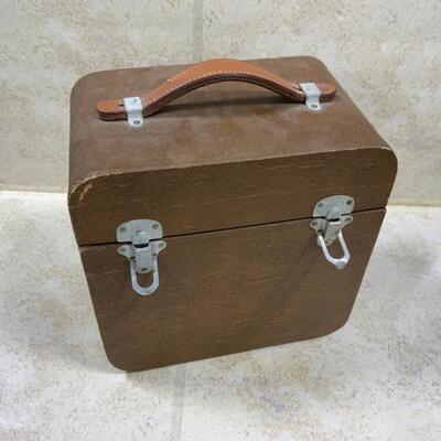 -220- VINTAGE | 30+ Records | 78 RPM | Carrying Case