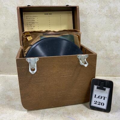 -220- VINTAGE | 30+ Records | 78 RPM | Carrying Case