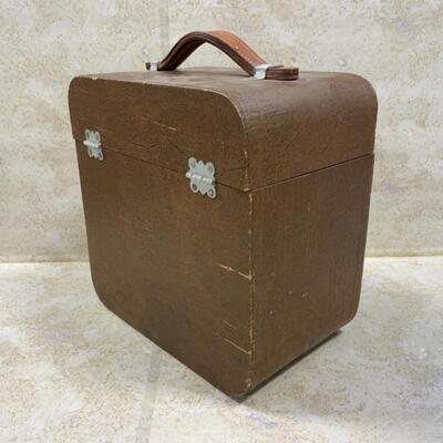 -220- VINTAGE | 30+ Records | 78 RPM | Carrying Case