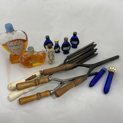 -221- VINTAGE | Feminine Accessory Lot | Evening in Paris | Curling Irons