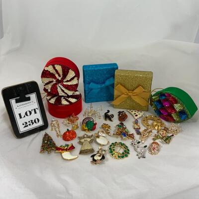 -230- ESTATE JEWELRY | Holiday Brooches | Halloween | Christmas 