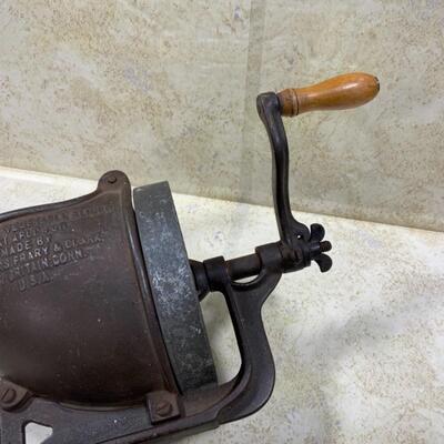 -250- VINTAGE | Cast Iron Vegetable Slicer