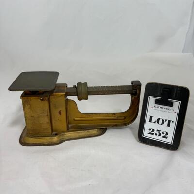 -252- VINTAGE | Brass Scale | up to 9 Ounces