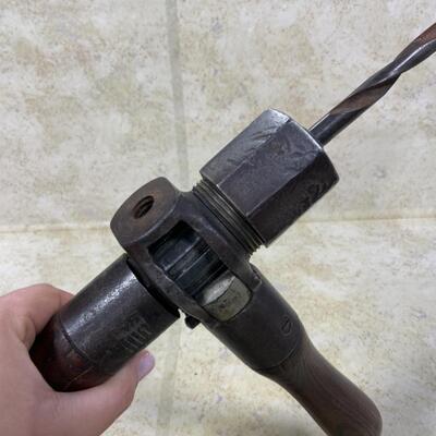 -256- VINTAGE | Ratcheting Pressure Drill | Wood Handled