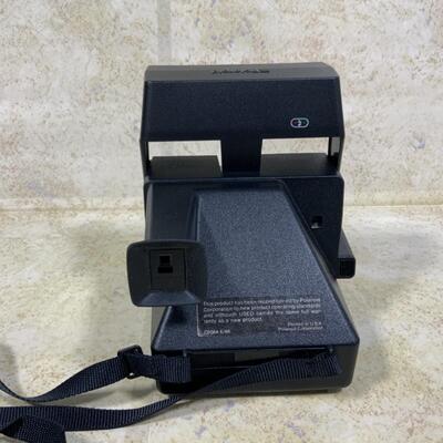 -258- VINTAGE | Polaroid Camera | Sun 660