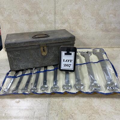 -267- VINTAGE | Cummings Wrench Set | Divided Metal Box