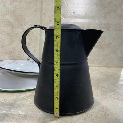-268- VINTAGE | Enamelware Lot | Kettles | Lids