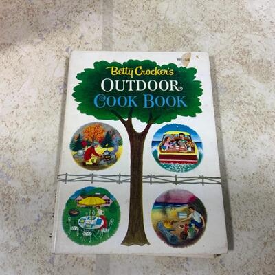 -281- VINTAGE | Fun Cook Books | Wood Trivet | Campbells | Jello