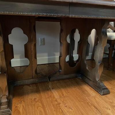 Antique Trestle-Base Dining Table w/3 leaves