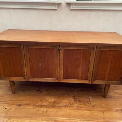 Vintage Lane Cedar Chest