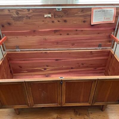 Vintage Lane Cedar Chest