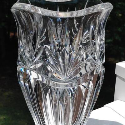 #93 Large Stunning Crystal Vase