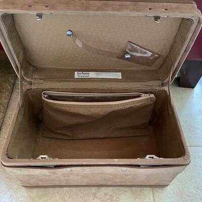 **Suede Hartmann Luggage Train Case