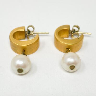 VINTAGE CAROLEE GOLD-TONED AND FAUX PEARL EARRINGS