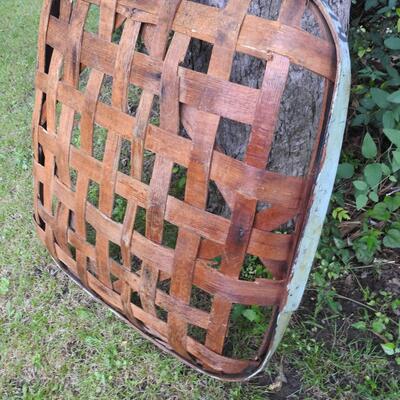 Very Large Oak  Mid 1800 s Kentucky Tobacco Basket