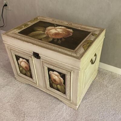 ANTIQUE FRENCH CHIC FLORAL MOTIF SMALL CHEST TRUNK