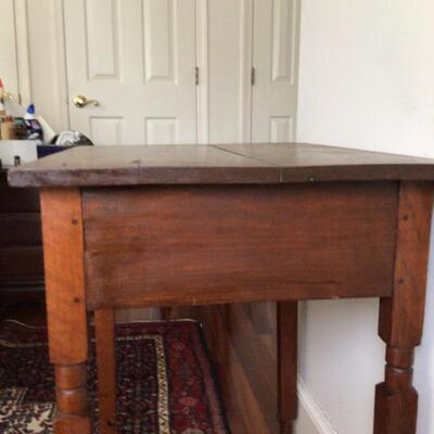 401 Antique Country Walnut Single Drawer Table 