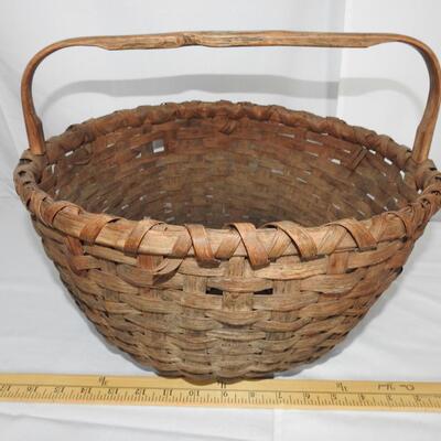 Antique Hickory Basket with Bentwood handle