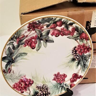 Lot #97  Williams-Sonoma Dishware set "Botanical Wreath" - Beautiful