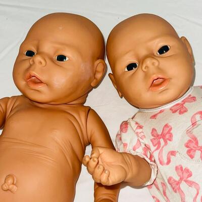 Lot 171  Boy & Girl Anatomically Correct Hospital Training Newborn Twins Dolls 