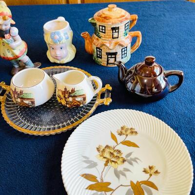 Lot 187  Group of Vintage Pottery Kitchen Items Tea Pots Sugar Creamers Occupied Japan Figurine