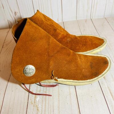 Lot 190  Taos Style Women's Moccasins Rust Color Side Tie