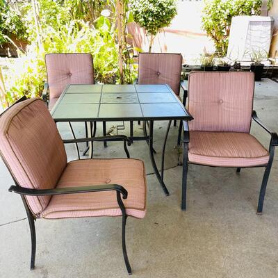 Lot 198  Contemporary Patio Table w/4 Armchairs