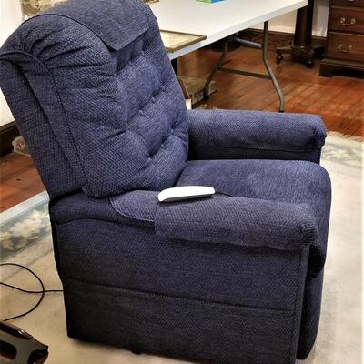 Lot #100 PRIDE Life Chair - good working condition