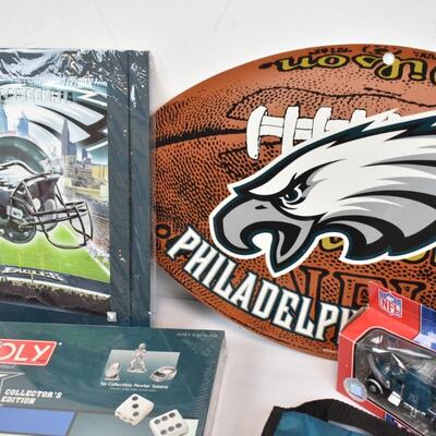 Lot of Philadelphia Eagles Decor and Memorabilia: Binder, Gloves, Lunchbag, etc