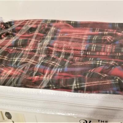 Lot #122 New in Package - Vermont Country Store Queen Sized Flannel Sheet Set