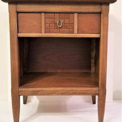 Lot #125  Cute Vintage Nightstand