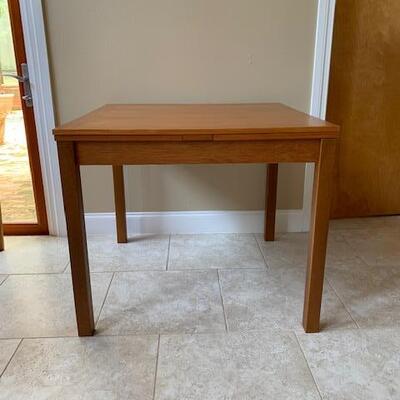 Drawleaf Table with 4 Craftsman-style chairs