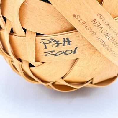LONGABERGER 2001 SMALL GATEHOUSE BASKET