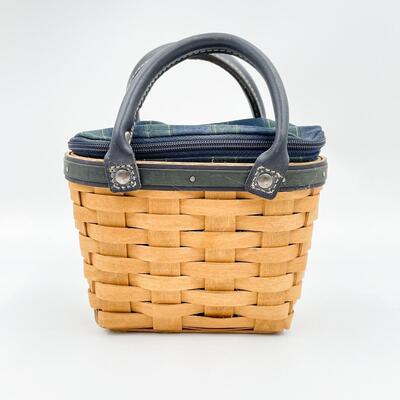 LONGABERGER 2005 COLLECTORâ€™S CLUB SMALL â€œBOARDWALKâ€ BASKET